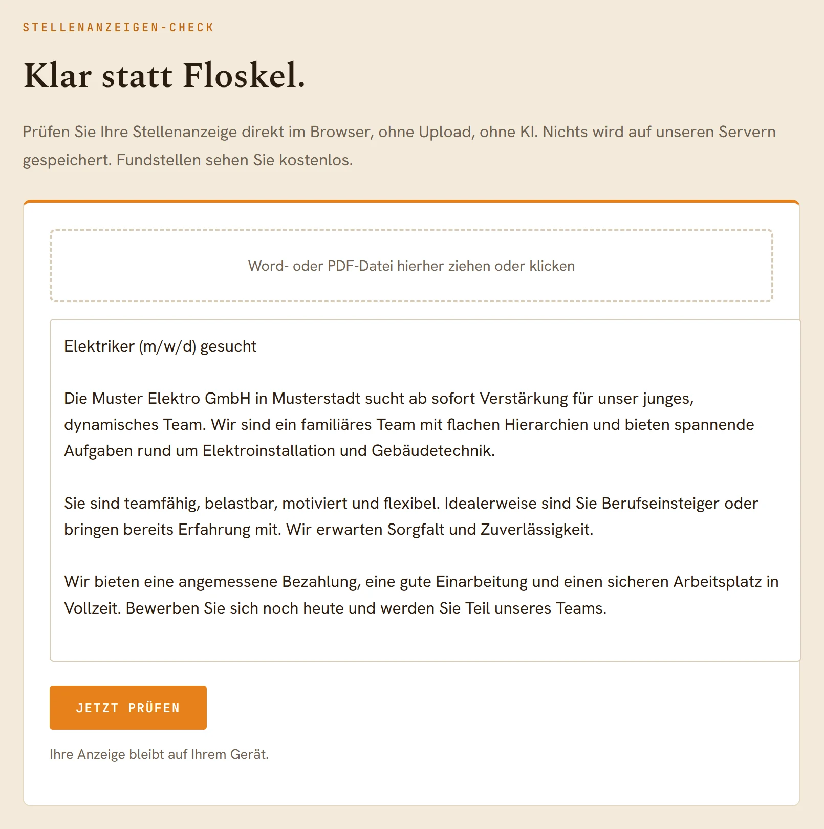 Eingabemaske des Stellenanzeigen-Checks mit eingefügtem Anzeigentext